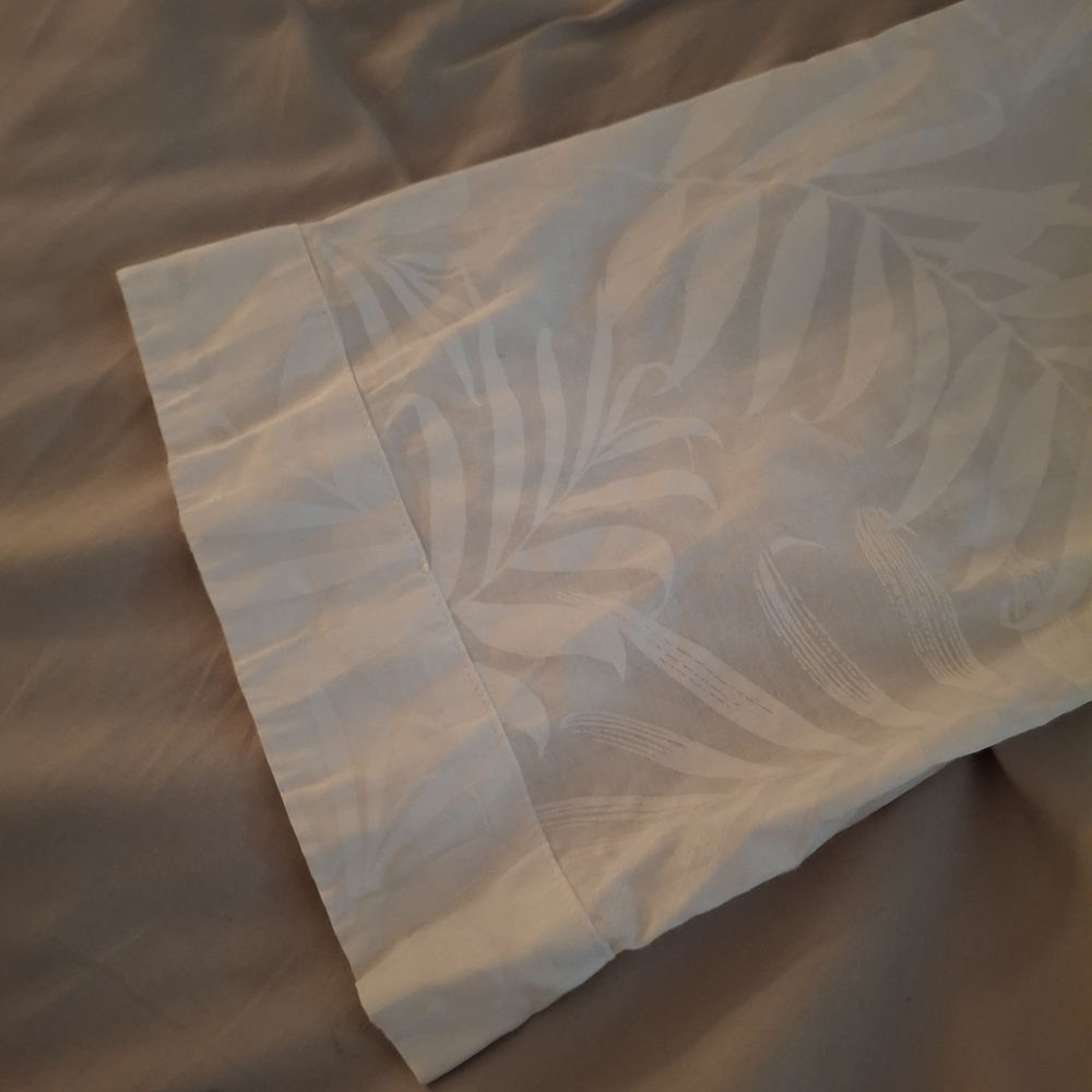 Foxcroft Women's Cream Leaf Pattern Tunic Shirt - Picture 8 of 10